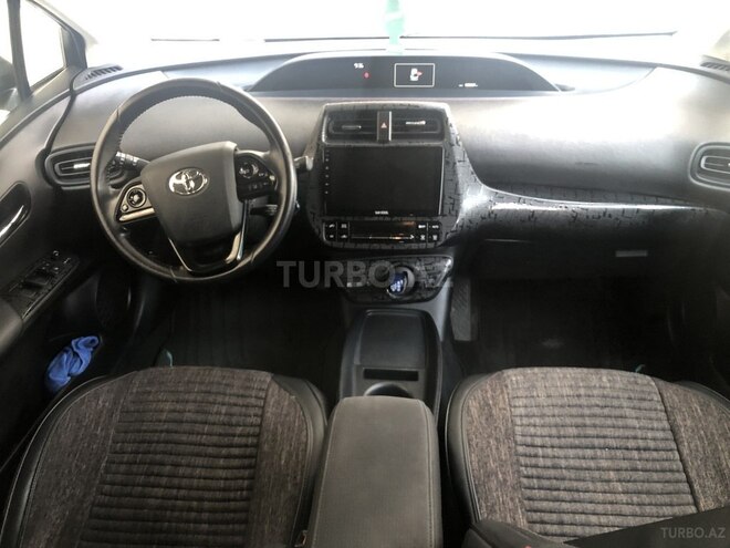 Toyota Prius-19