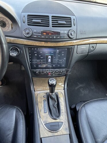 Mercedes E 280-17
