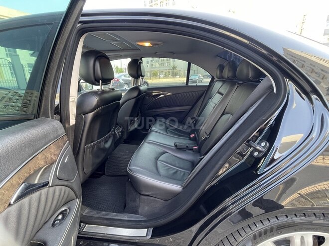 Mercedes E 280-10