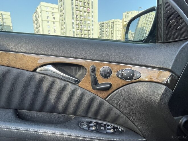 Mercedes E 280-13