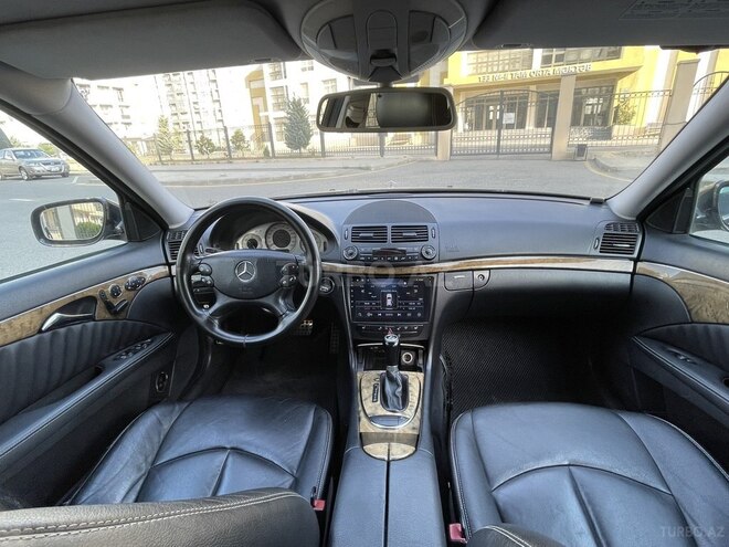 Mercedes E 280-12