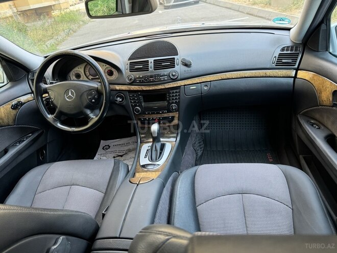 Mercedes E 270 2003, 320,000 km - 2.7 л - Sumqayıt