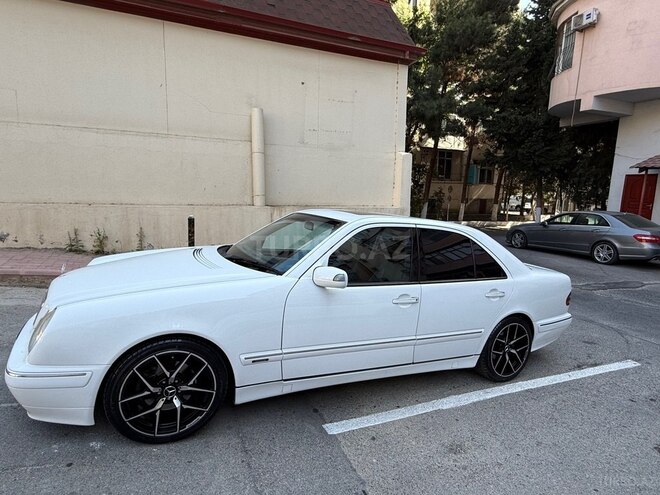 Mercedes E 320 2000, 253,000 km - 3.2 l - Bakı