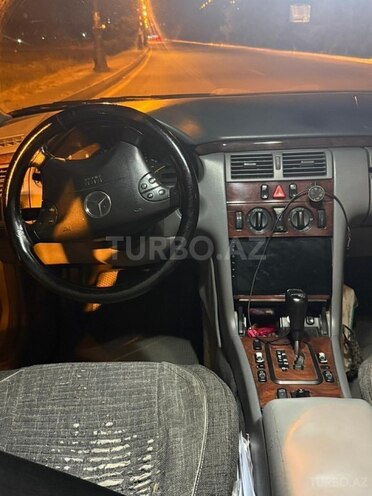 Mercedes E 220 d 2001, 350,000 km - 2.2 l - Bakı