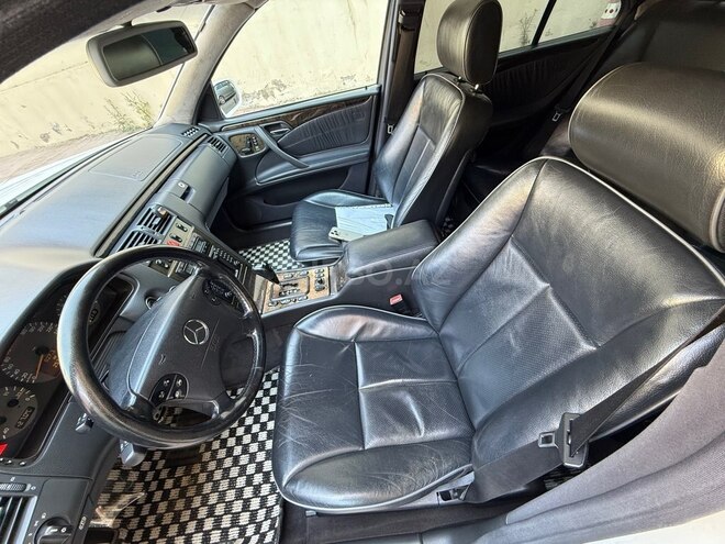 Mercedes E 320 2000, 253,000 km - 3.2 l - Bakı