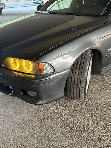 BMW 530 2001, 239,000 km - 3.0 l - Bakı