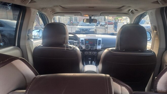 Mitsubishi Outlander 2008, 243,500 km - 3.0 l - Bakı