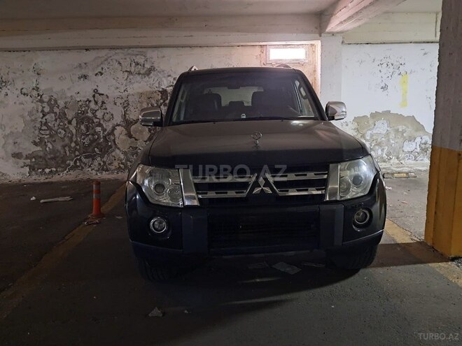 Mitsubishi Pajero-1