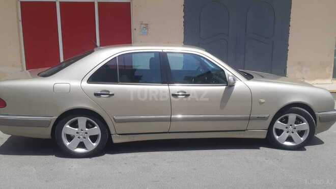 Mercedes E 240 1999, 218,471 km - 2.4 l - Bakı