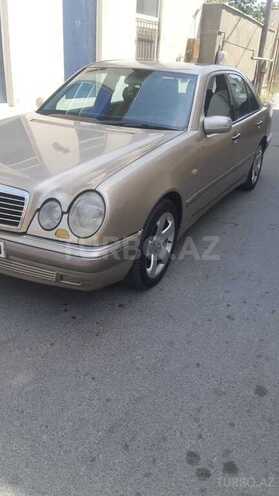 Mercedes E 240 1999, 218,471 km - 2.4 l - Bakı