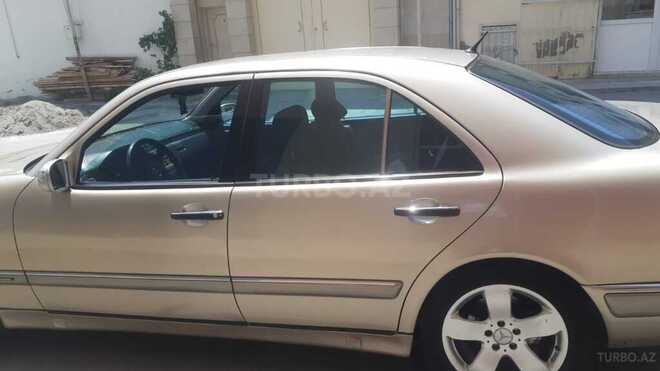 Mercedes E 240 1999, 218,471 km - 2.4 l - Bakı
