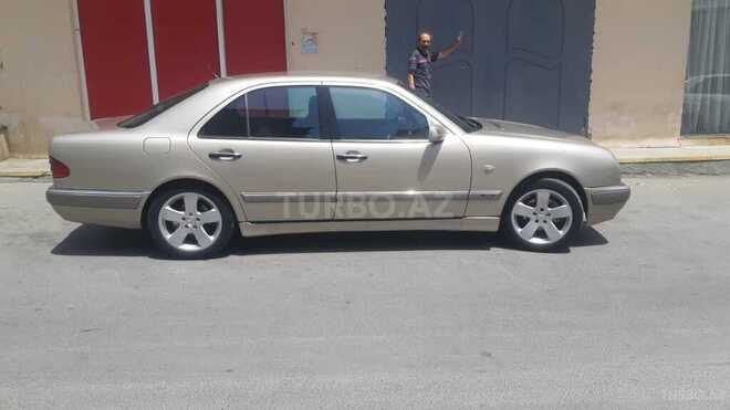 Mercedes E 240 1999, 218,471 km - 2.4 l - Bakı