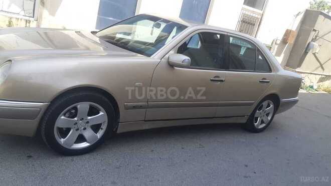 Mercedes E 240 1999, 218,471 km - 2.4 l - Bakı