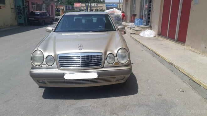 Mercedes E 240 1999, 218,471 km - 2.4 l - Bakı