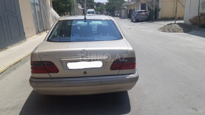 Mercedes E 240 1999, 218,471 km - 2.4 l - Bakı