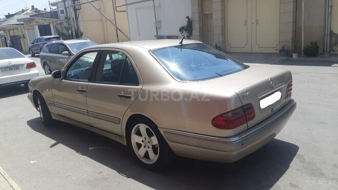 Mercedes E 240 1999, 218,471 km - 2.4 l - Bakı