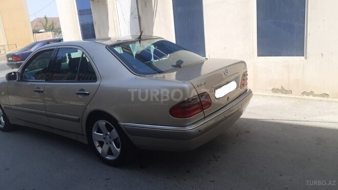 Mercedes E 240 1999, 218,471 km - 2.4 l - Bakı