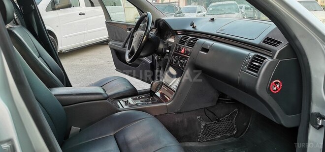 Mercedes E 220 d 2001, 287,000 km - 2.2 l - Bakı