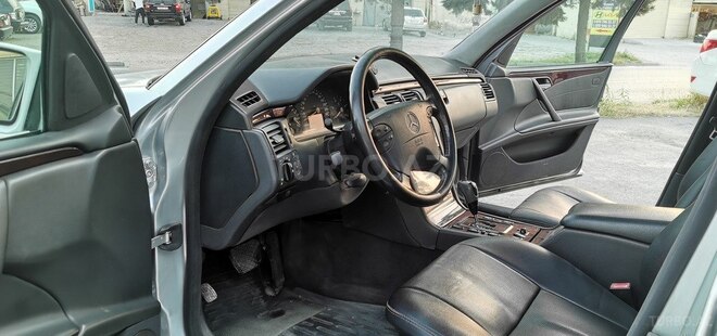 Mercedes E 220 d 2001, 287,000 km - 2.2 l - Bakı