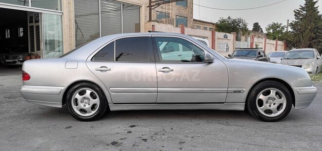 Mercedes E 220 d 2001, 287,000 km - 2.2 l - Bakı