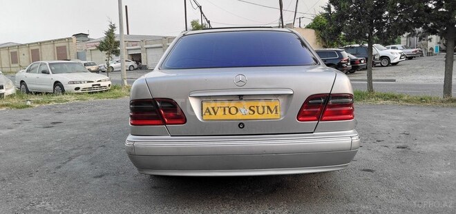 Mercedes E 220 d 2001, 287,000 km - 2.2 l - Bakı