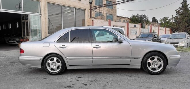 Mercedes E 220 d 2001, 287,000 km - 2.2 l - Bakı
