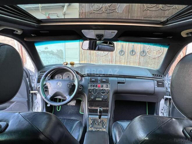 Mercedes E 240 2001, 325,000 km - 2.4 l - Sumqayıt