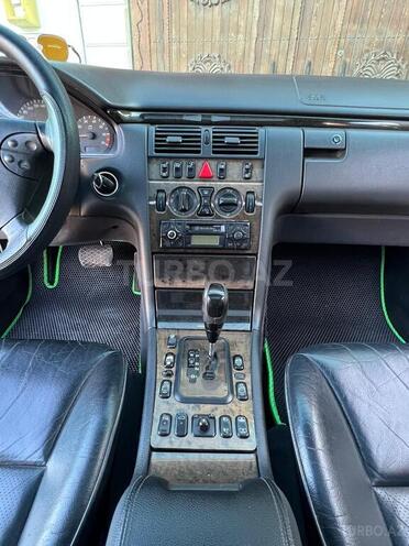 Mercedes E 240 2001, 325,000 km - 2.4 l - Sumqayıt