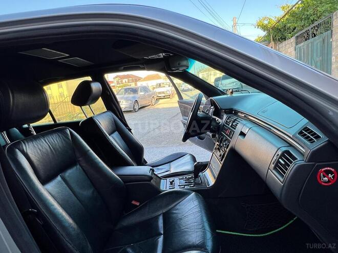 Mercedes E 240 2001, 325,000 km - 2.4 l - Sumqayıt