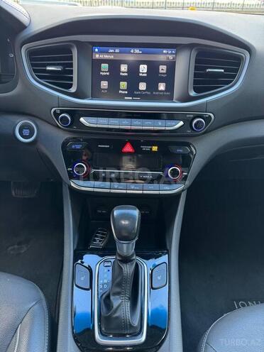 Hyundai IONIQ-11