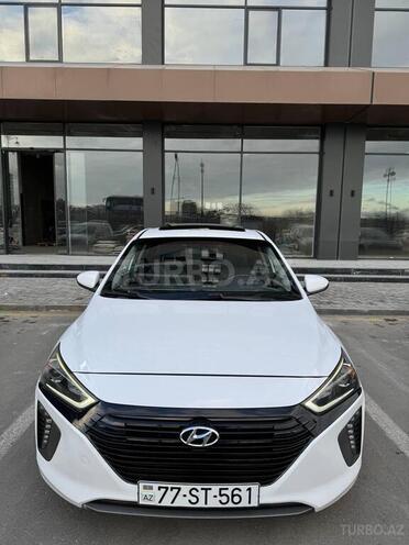 Hyundai IONIQ-1