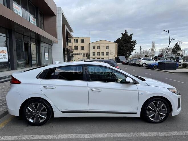 Hyundai IONIQ-7