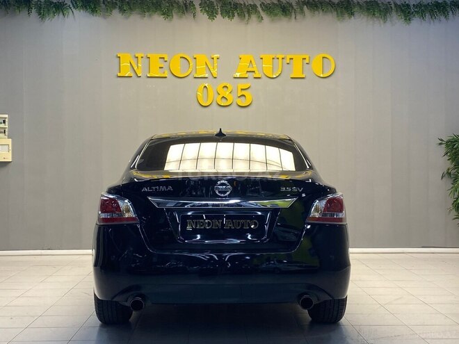 Nissan Altima-4