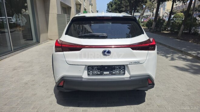 Lexus UX 250h 2021, 63,000 km - 2.0 l - Bakı