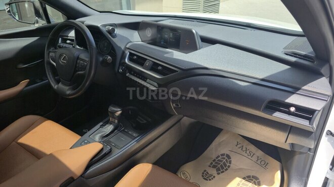 Lexus UX 250h 2021, 63,000 km - 2.0 l - Bakı