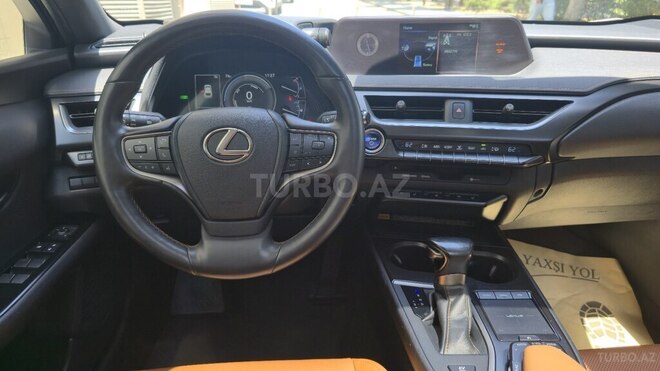 Lexus UX 250h 2021, 63,000 km - 2.0 l - Bakı