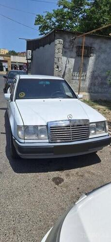 Mercedes E 250 1990, 374,000 km - 2.5 l - Bakı