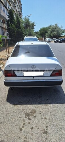Mercedes E 250 1990, 374,000 km - 2.5 l - Bakı