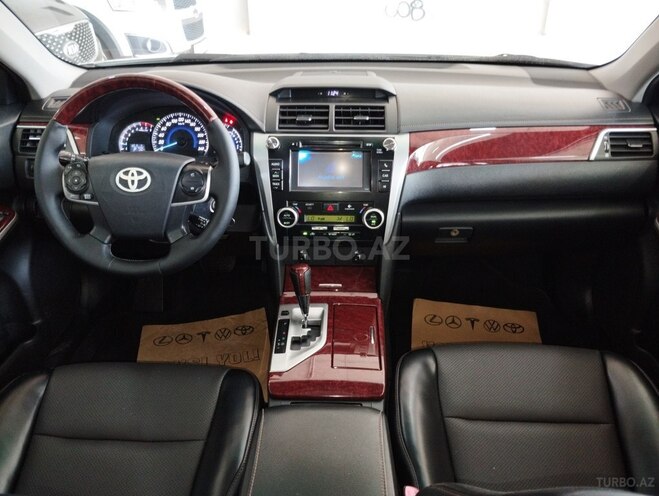Toyota Camry-6