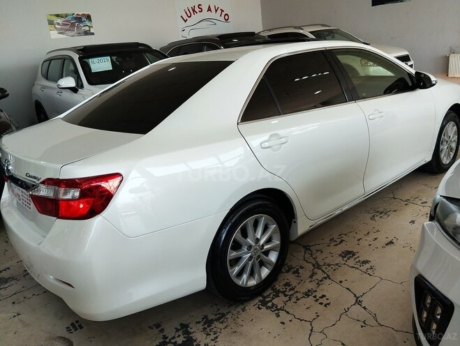 Toyota Camry-3