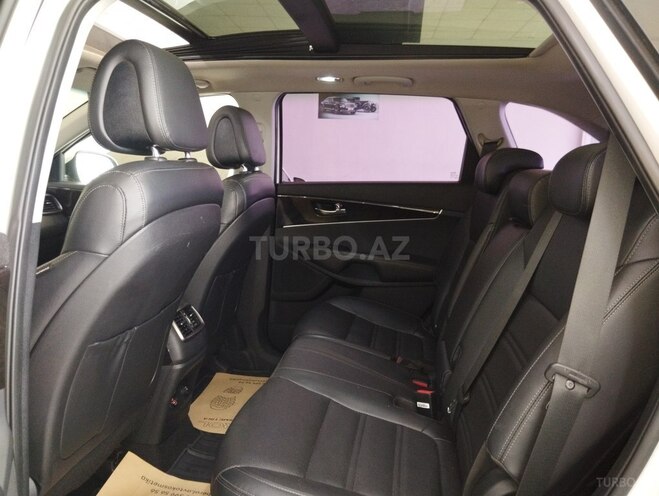 Kia Sorento-13