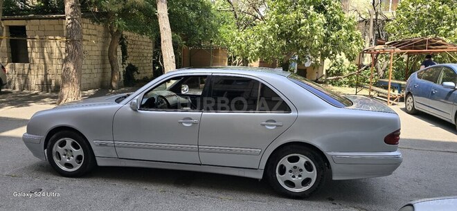 Mercedes E 270 2001, 380,000 km - 2.7 l - Bakı