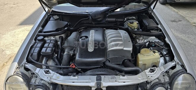 Mercedes E 270 2001, 380,000 km - 2.7 l - Bakı