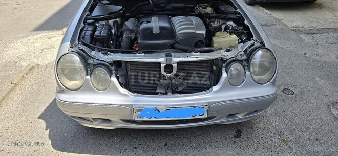 Mercedes E 270 2001, 380,000 km - 2.7 l - Bakı