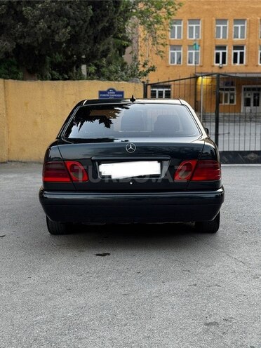 Mercedes E 220 d 1998, 349,000 km - 2.2 л - Sumqayıt