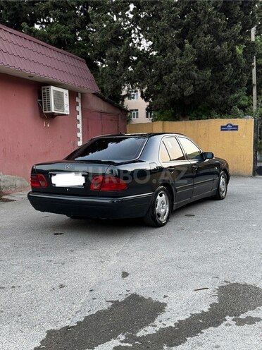 Mercedes E 220 d 1998, 349,000 km - 2.2 л - Sumqayıt