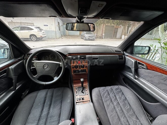 Mercedes E 220 d 1998, 349,000 km - 2.2 л - Sumqayıt