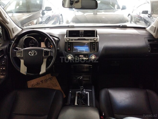 Toyota Land Cruiser Prado-10