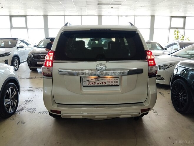 Toyota Land Cruiser Prado-5