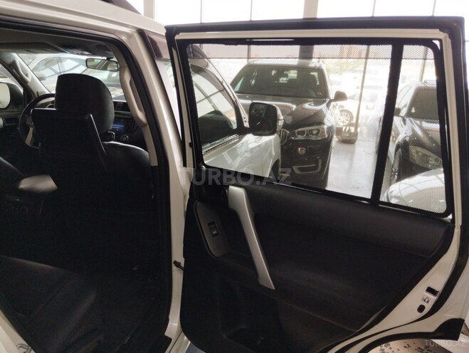 Toyota Land Cruiser Prado-7
